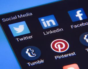 Social Media Services in the UK- PeoplePerHour Image